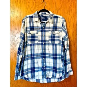 American Eagle Men’s Blue & White Plaid Flannel Athletic Fit size Large